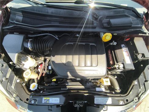 Used 2017 Dodge Grand Caravan SE FWD image 19
