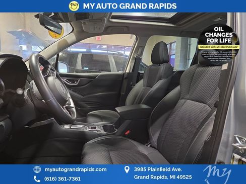 Used 2023 Subaru Forester Premium image 9