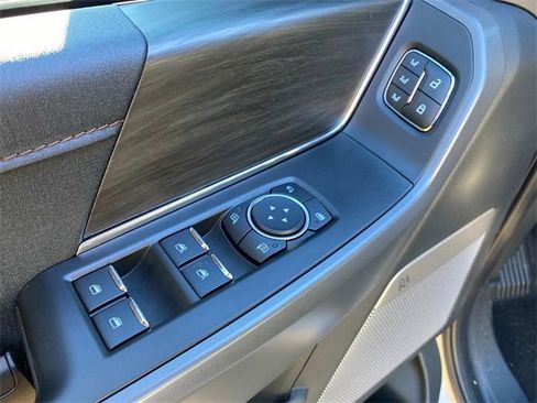 Used 2025 Ford F150 Lariat w/ FX4 Off-Road Package image 13