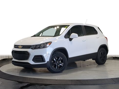 Used 2021 Chevrolet Trax LS w/ Tint and Cruise Package AWD/4WD image 1