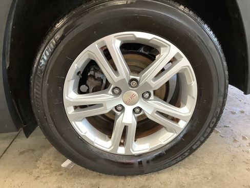 Used 2019 GMC Terrain SLE w/ LPO, Floor Liner Package FWD image 24