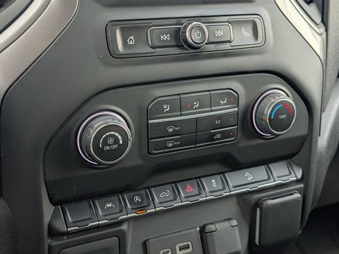 Used 2023 Chevrolet Silverado 1500 Custom Trail Boss w/ LPO, Dark Essentials Package AWD/4WD image 19