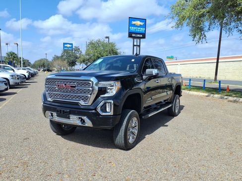 Used 2019 GMC Sierra 1500 Denali w/ Driver Alert Package II image 4