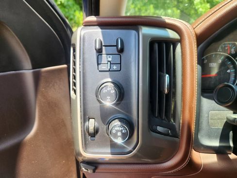 Used 2016 Chevrolet Silverado 2500 High Country w/ Duramax Plus Package AWD/4WD image 22