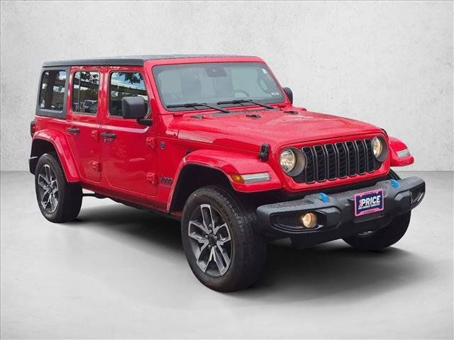 Used 2024 Jeep Wrangler Unlimited w/ Convenience Group AWD/4WD image 3
