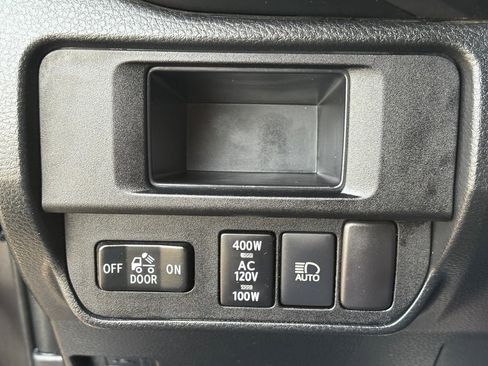 Used 2018 Toyota Tacoma TRD Sport image 24