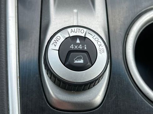 Used 2015 Nissan Pathfinder S AWD/4WD image 23