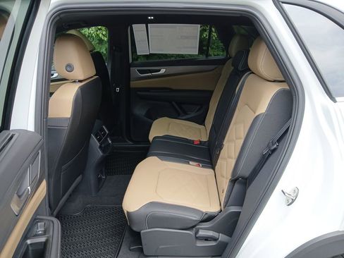 New 2026 Volkswagen Atlas Cross Sport SE image 24