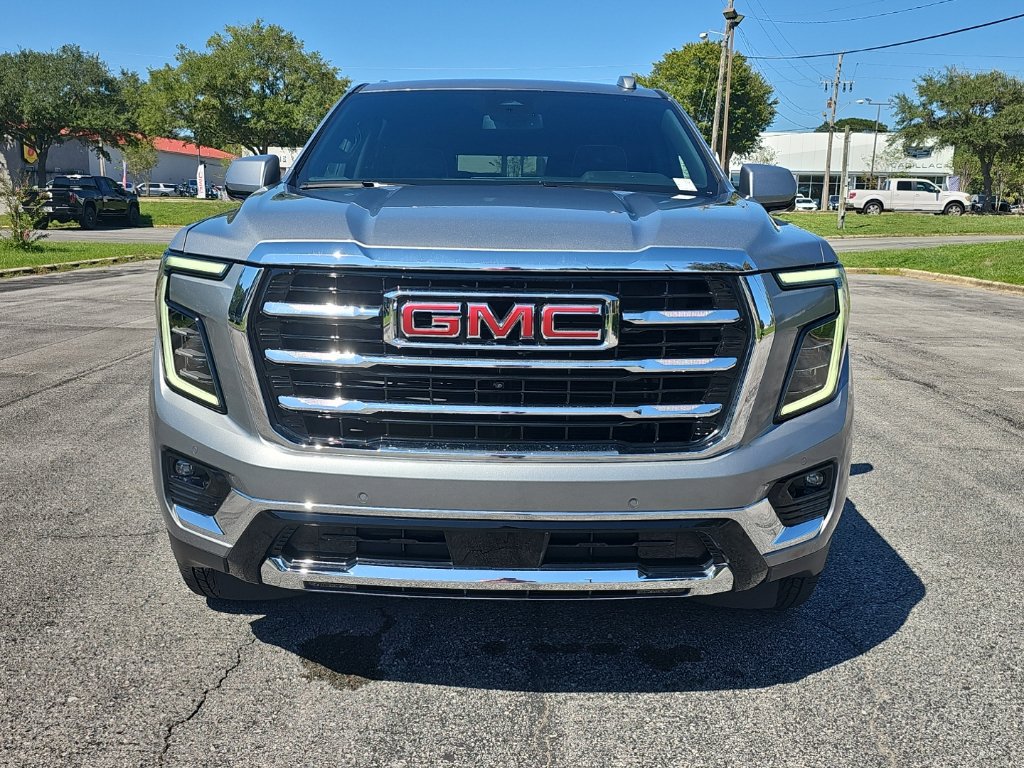 Used 2025 GMC Yukon XL Elevation AWD/4WD image 3