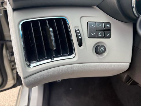 Used 2013 Cadillac CTS Luxury RWD image 38