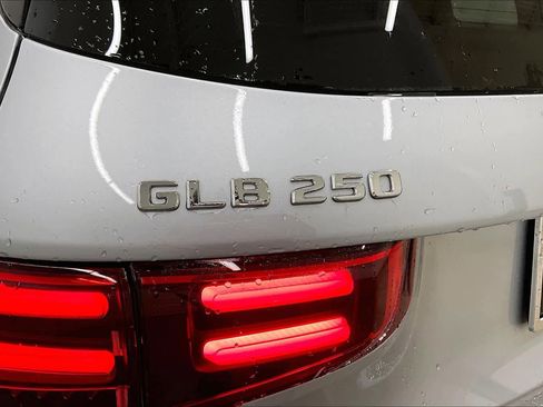 New 2026 Mercedes-Benz GLB 250 image 15