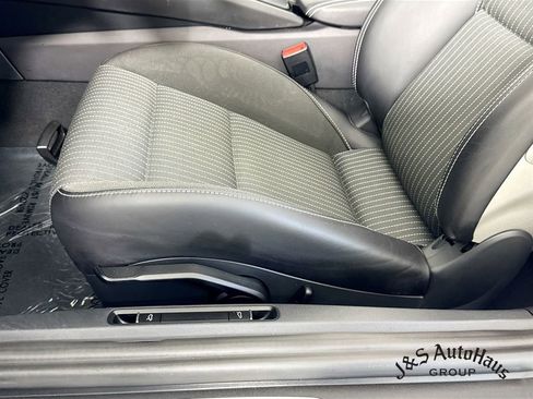 Used 2021 Porsche 718 Boxster RWD image 26