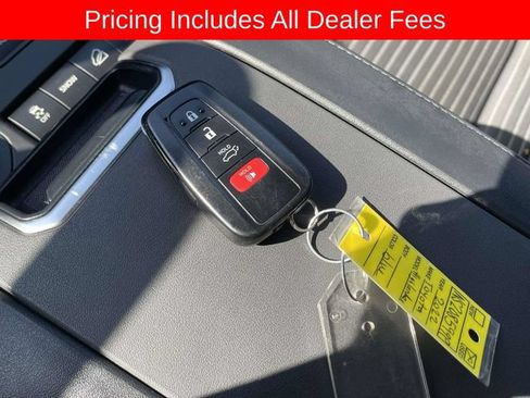 Used 2022 Toyota Highlander XSE AWD/4WD image 38