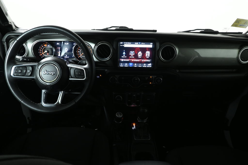Used 2023 Jeep Wrangler Unlimited Sahara AWD/4WD image 17