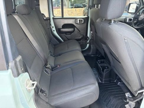 Used 2023 Jeep Gladiator Sport AWD/4WD image 37