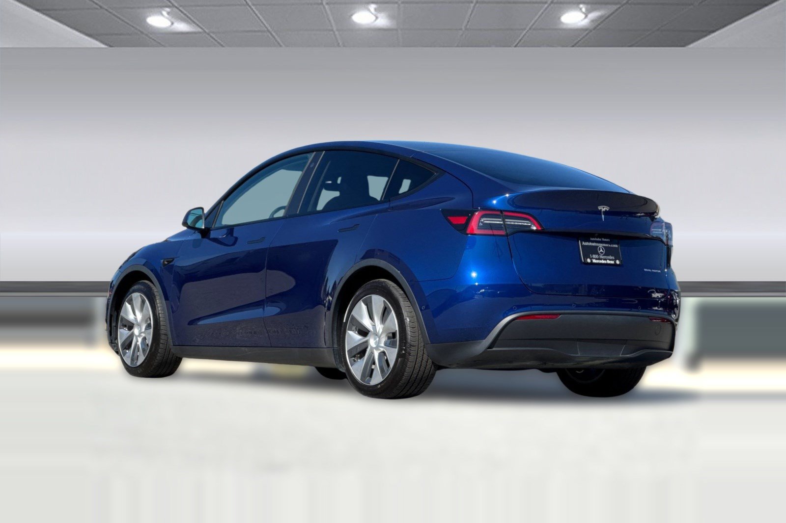 Used 2021 Tesla Model Y Long Range AWD/4WD image 3