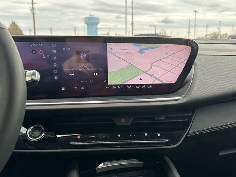 Used 2025 Buick Envision Preferred image 34