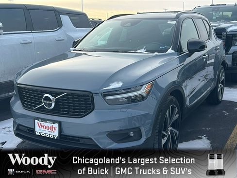 Used 2020 Volvo XC40 T5 R-Design image 1