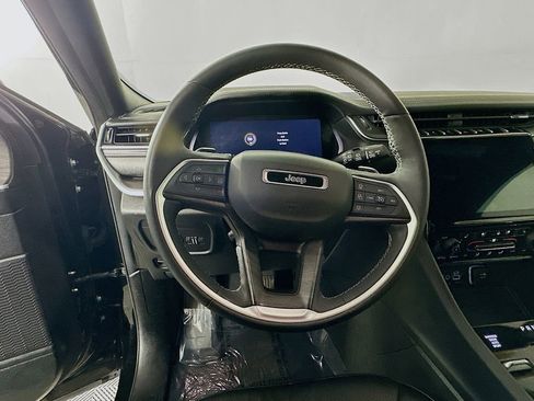 Certified 2024 Jeep Grand Cherokee L Limited w/ Luxury Tech Group II image 19