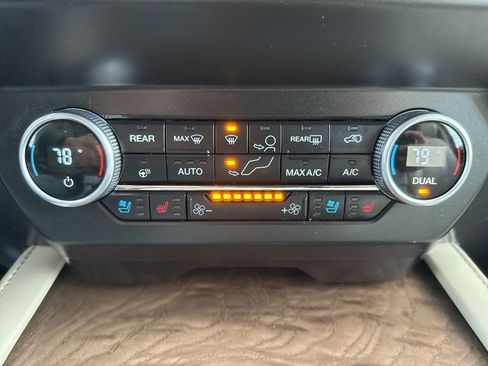 Used 2021 Ford Expedition Max Platinum image 40