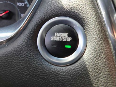 Used 2023 Chevrolet Traverse LT FWD image 26
