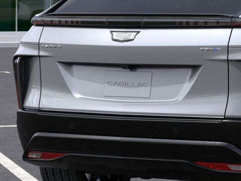 New 2025 Cadillac Lyriq Sport RWD image 38