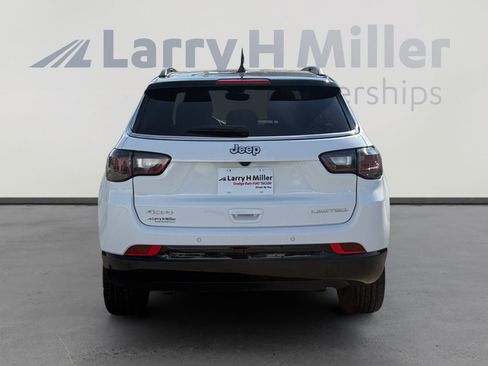 Used 2025 Jeep Compass Limited w/ Elite Group AWD/4WD image 4