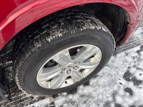 Used 2018 Ford F150 Platinum w/ Equipment Group 701A Luxury image 5