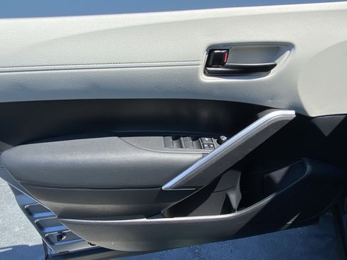 Certified 2024 Toyota Corolla Cross L image 9