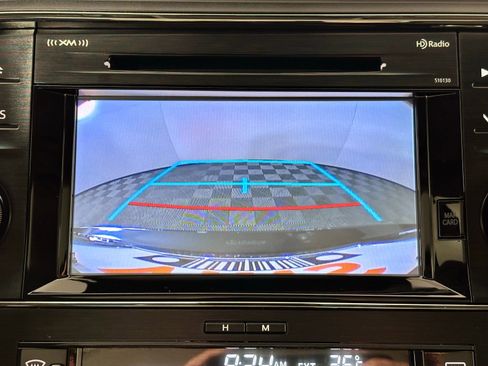 Used 2017 Toyota Avalon XLE Premium image 39