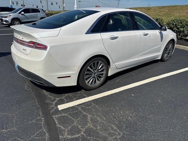 Used 2020 Lincoln MKZ FWD image 4