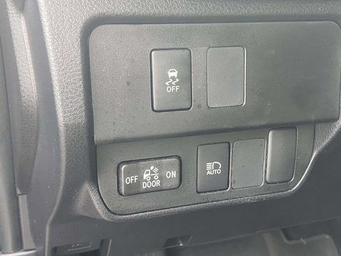Used 2023 Toyota Tacoma SR5 w/ Technology Package AWD/4WD image 20