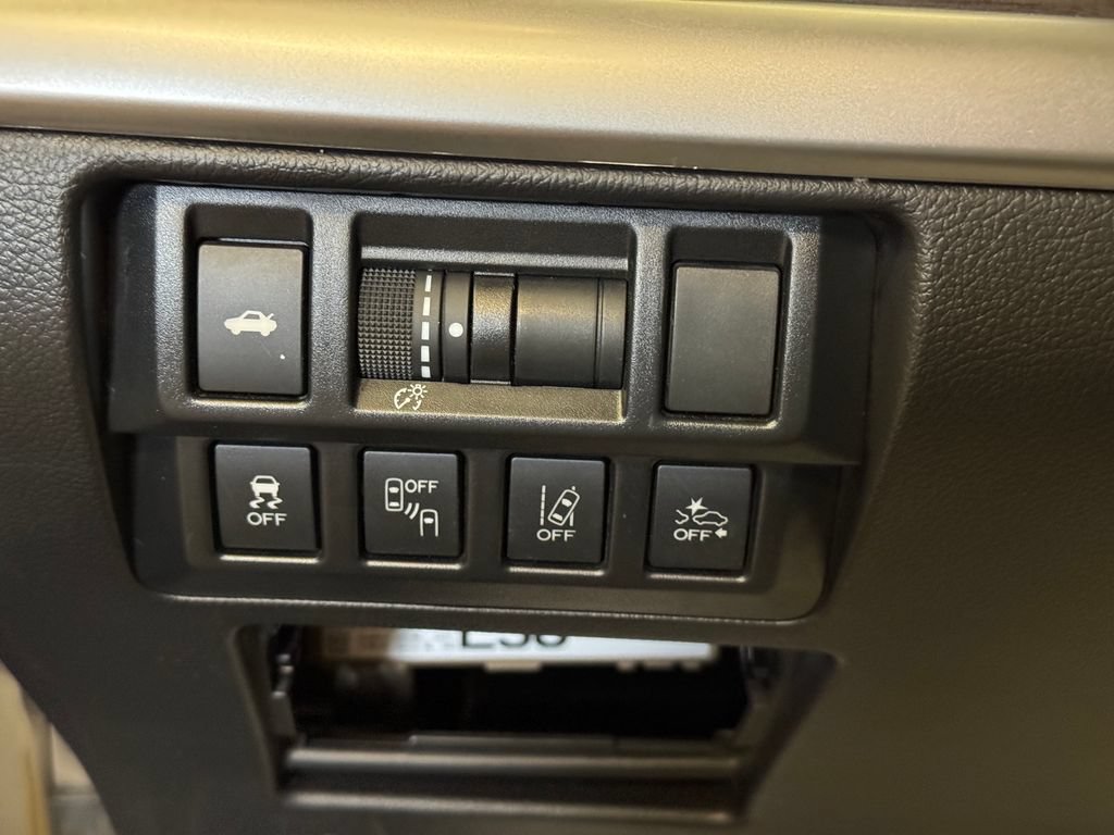 Used 2018 Subaru Legacy 2.5i Limited AWD/4WD image 18