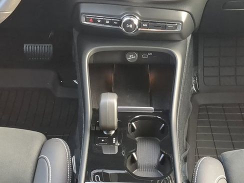 Used 2024 Volvo XC40 Recharge Plus w/ Protection Package Premier image 19