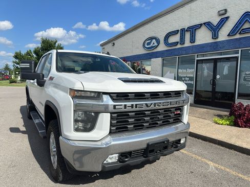 Used 2022 Chevrolet Silverado 2500 LT w/ Convenience Package AWD/4WD image 2