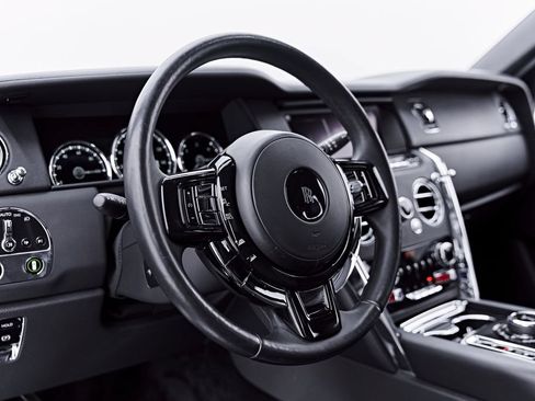 Used 2020 Rolls-Royce Cullinan AWD/4WD image 48