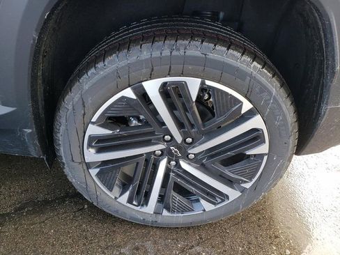 New 2026 Chevrolet Equinox RS w/ Convenience Package III AWD/4WD image 12