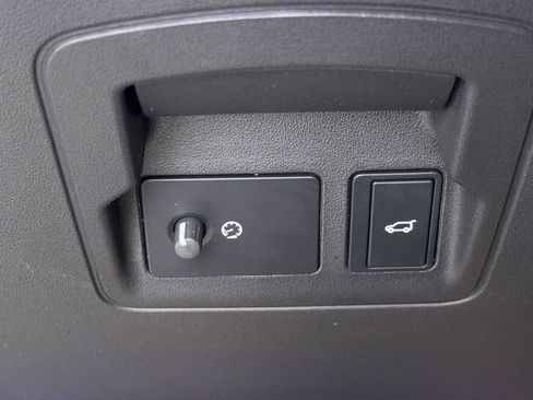 Used 2024 Land Rover Range Rover Velar Dynamic HSE image 14