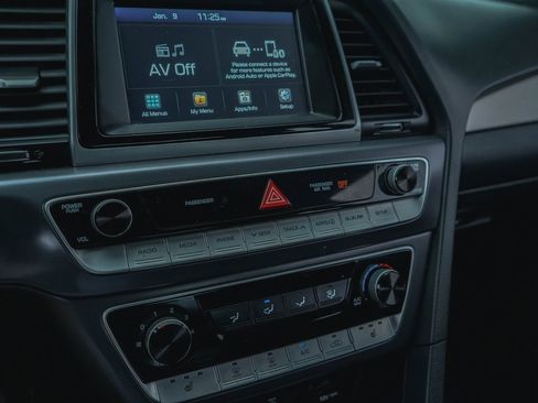 Used 2018 Hyundai Sonata Sport image 12