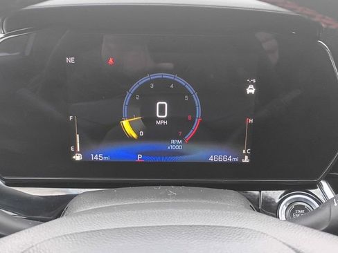 Used 2025 Chevrolet Trax RS w/ Driver Confidence Package image 11