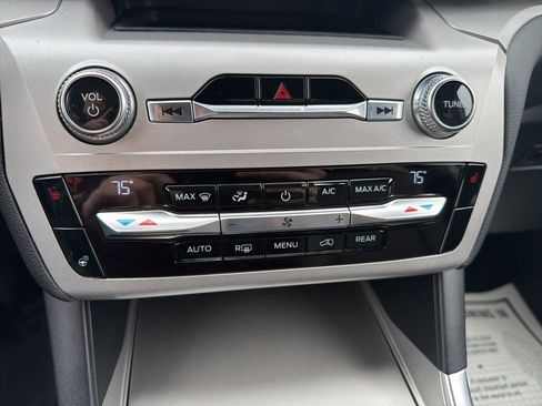 Used 2021 Ford Explorer XLT w/ Equipment Group 202A image 30