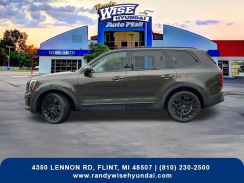 Used 2022 Kia Telluride EX w/ EX Premium Package AWD/4WD image 3