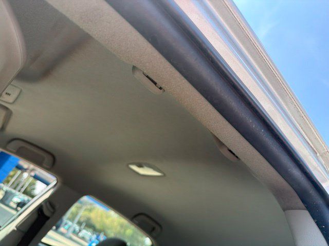 Used 2012 Toyota Corolla LE FWD image 13