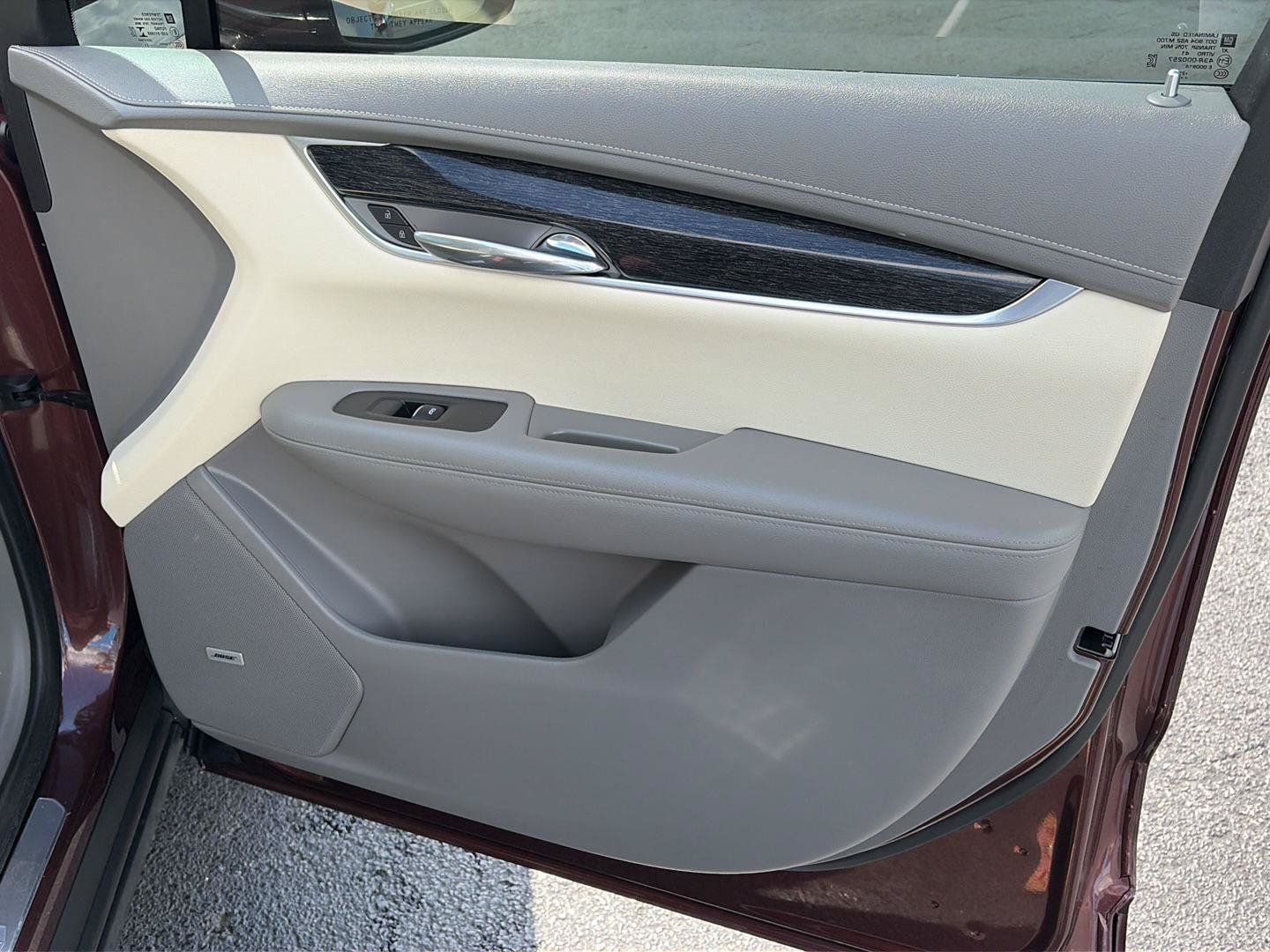 Used 2022 Cadillac XT6 Premium Luxury w/ LPO, Floor Liner Package AWD/4WD image 23