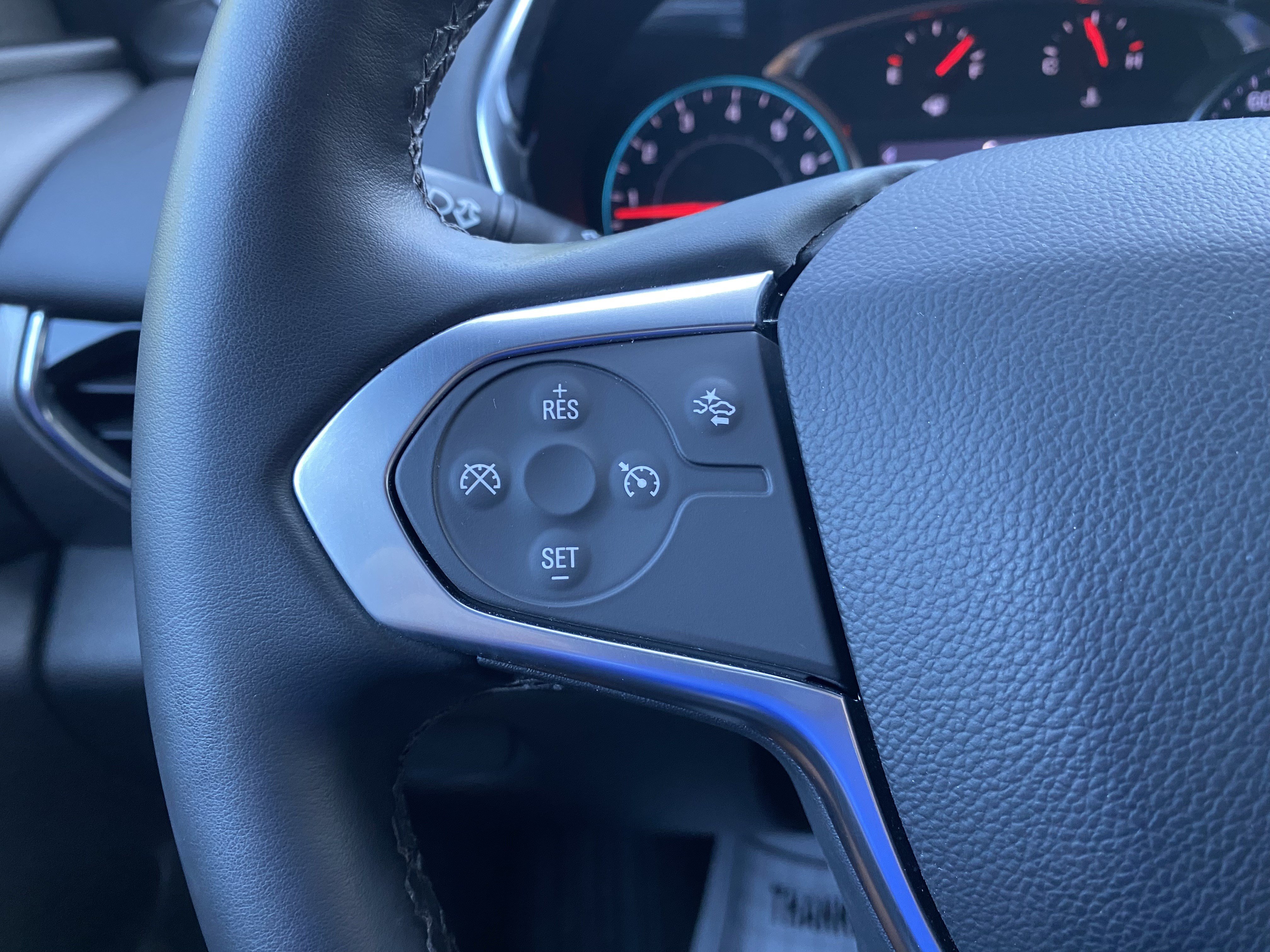 Used 2023 Chevrolet Traverse LT FWD image 19