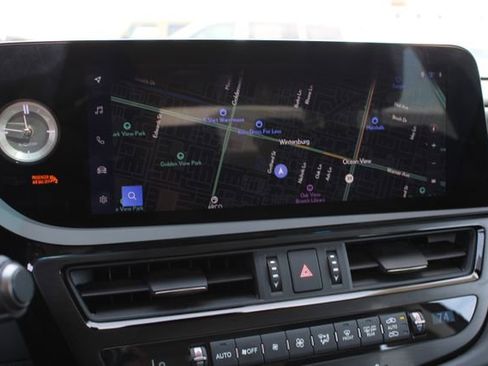 Used 2024 Lexus ES 300h w/ Premium Package FWD image 24