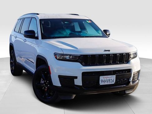 Used 2023 Jeep Grand Cherokee L Laredo AWD/4WD image 2