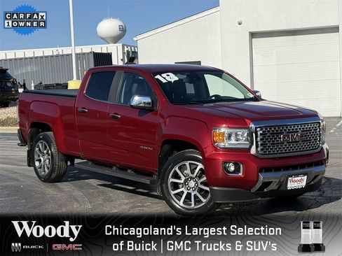 Used 2018 GMC Canyon Denali image 2