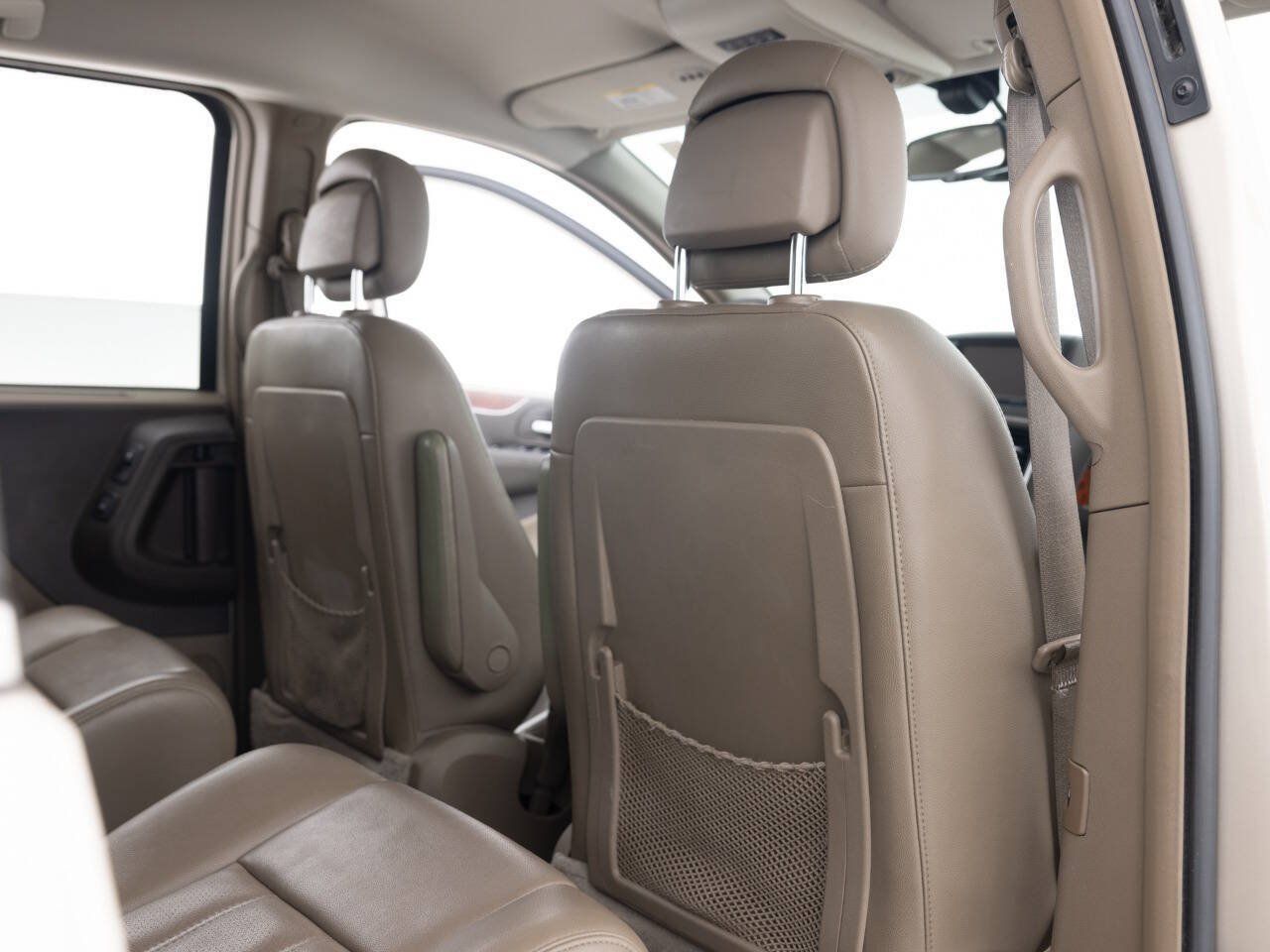 Used 2012 Chrysler Town & Country Touring-L w/ Entertainment Group #2 FWD image 30