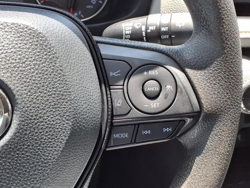 Used 2020 Toyota RAV4 XLE w/ Convenience Package FWD image 23